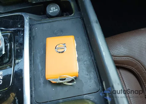 2022 Volvo Xc60 B5 Inscription from USA, damaged, VIN YV4L12DL2N1071824